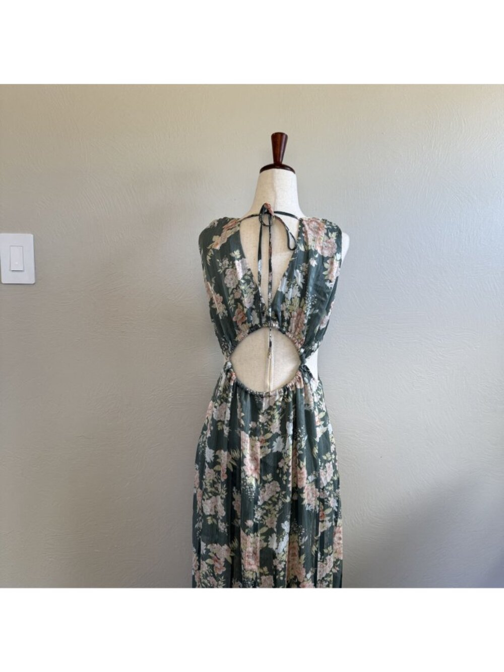 Hello Molly Floral Plunge Cutout Maxi Dress Sage Green Pink Wedding Guest Summer - Picture 2 of 9